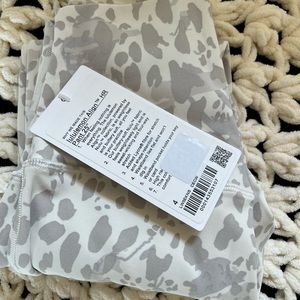 Lululemon align pant nwt antique white cheeta camo size 4